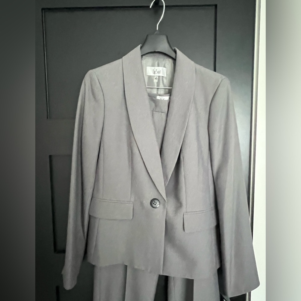 Le Suit - 2 Piece Set